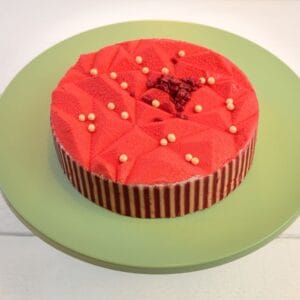 Framboos witte chocolade taart